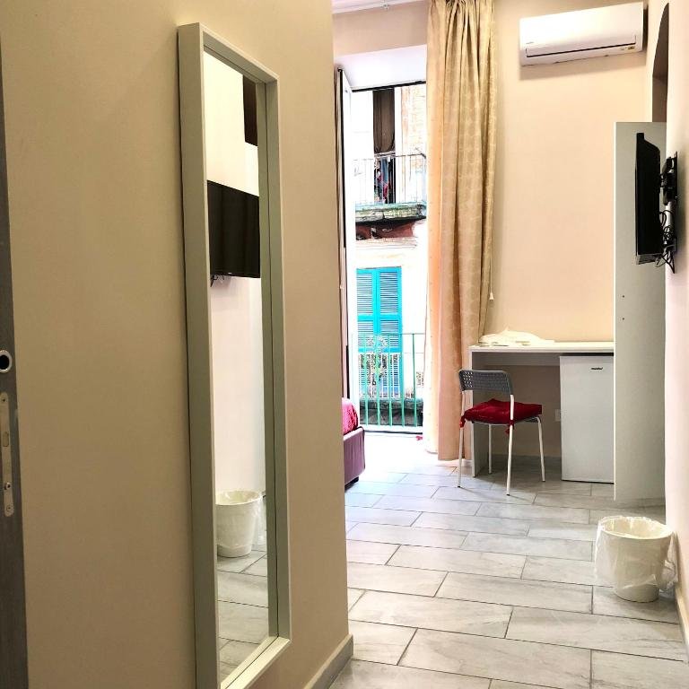 Camere Vesuvius Terminal B&B Delux Room (5)